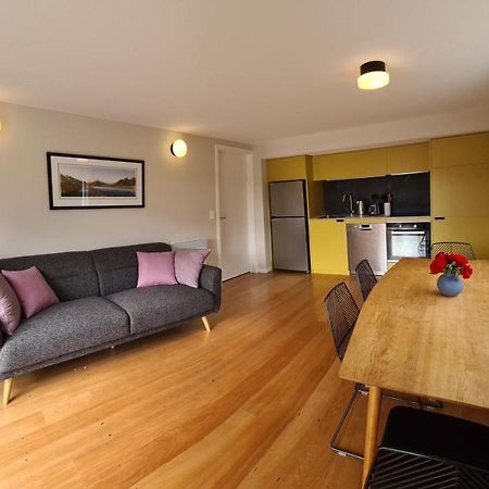 Kowhai Apartment - Private Opposite Golf Course Central ワナカ エクステリア 写真