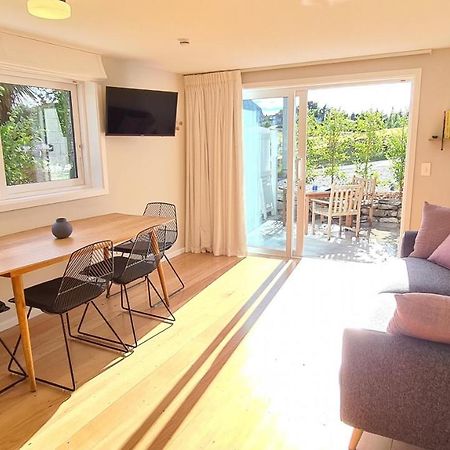 Kowhai Apartment - Private Opposite Golf Course Central ワナカ エクステリア 写真