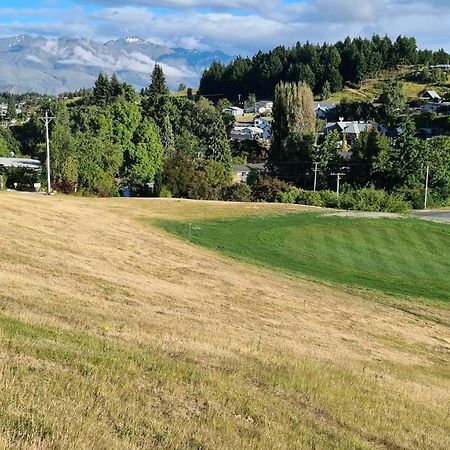 Kowhai Apartment - Private Opposite Golf Course Central ワナカ エクステリア 写真